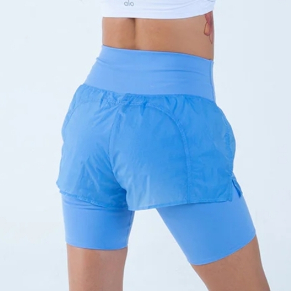 Alo Yoga Circuit Shorts in Marine Blue Loose Shorts Over Biker XXS - Picture 2 of 16